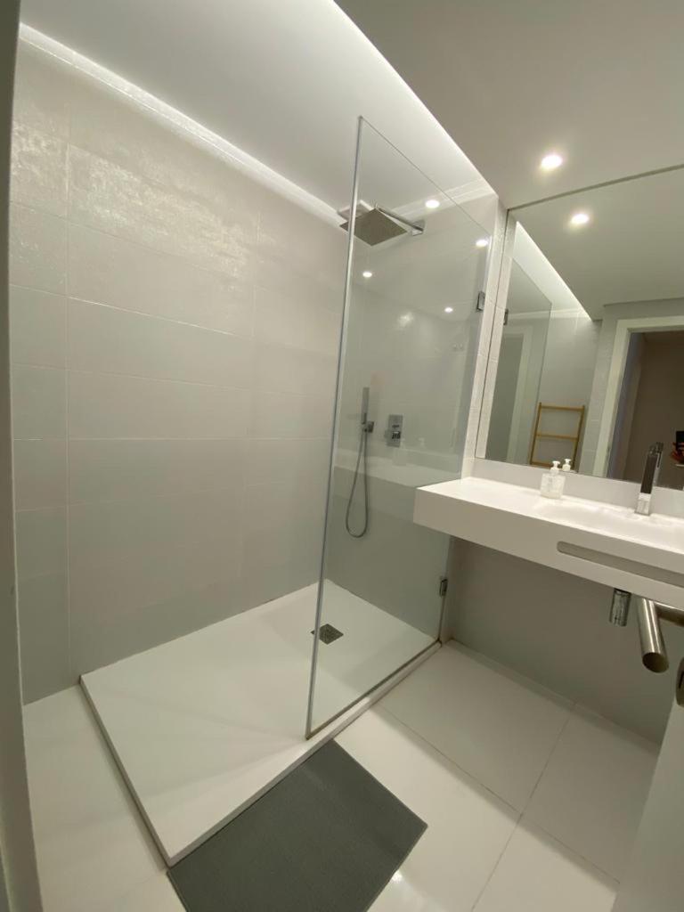 Bedrooms In Modern Guest House 阿尔马达 外观 照片